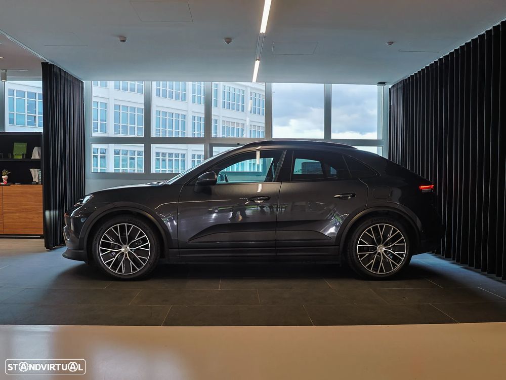 Porsche Macan Electric 4 - 8