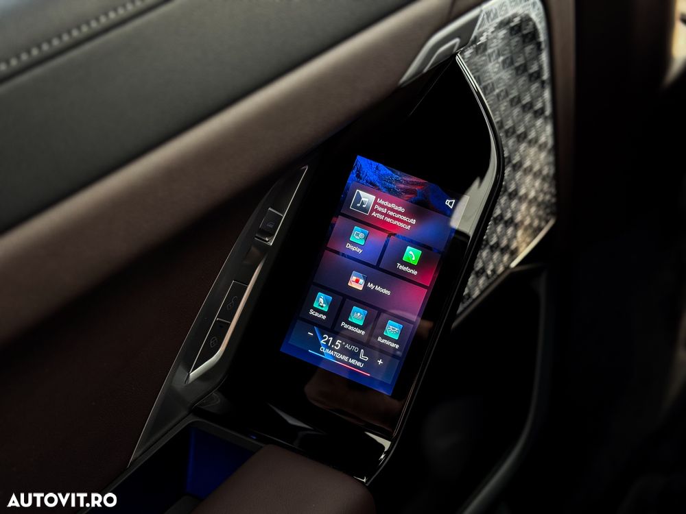 BMW M7 M760e xDrive - 35