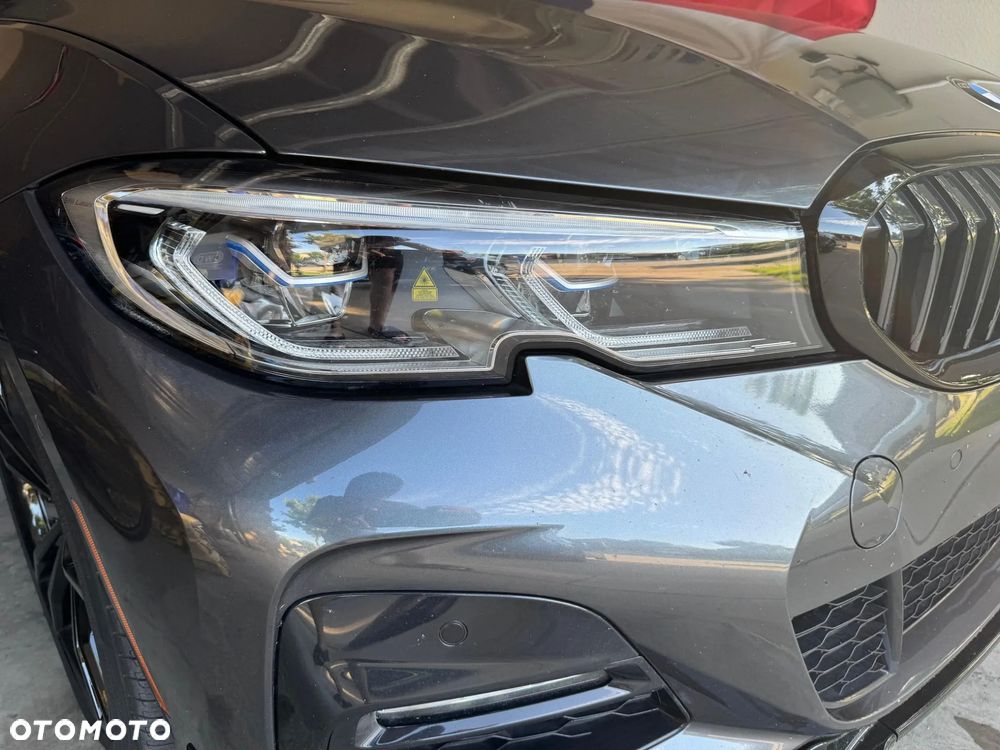 BMW Seria 3 330i xDrive M Sport - 11