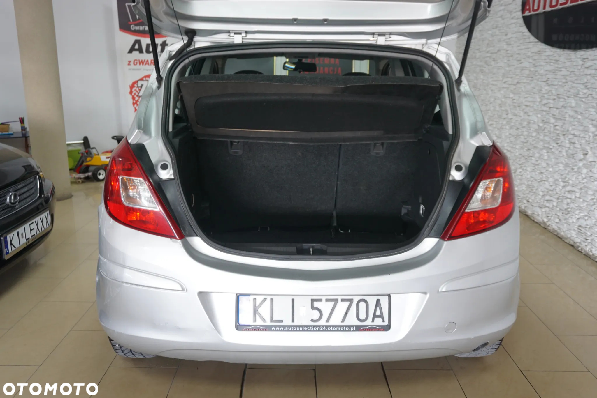 Opel Corsa 1.4 16V Enjoy - 14