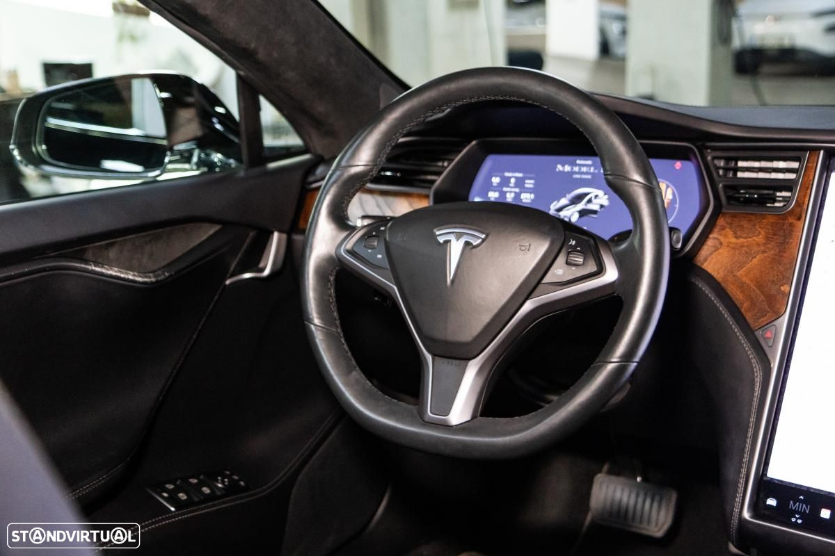Tesla Model S - 23