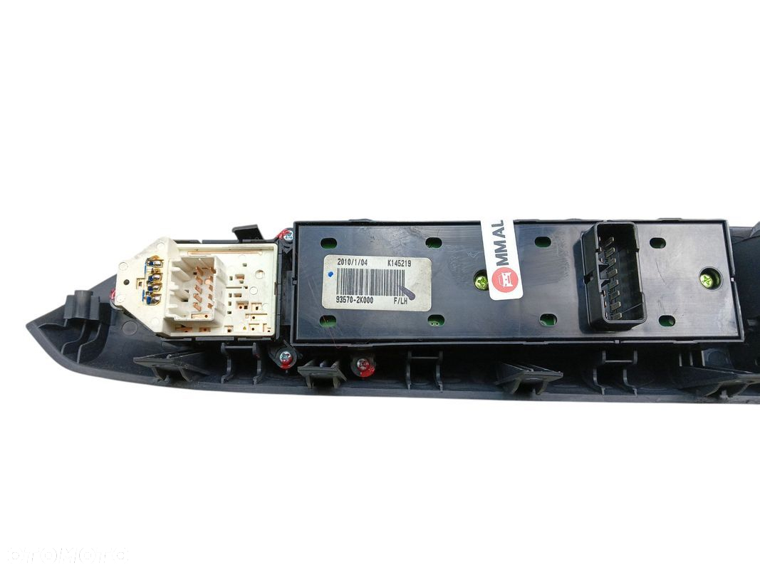 PRZEŁĄCZNIK PANEL STEROWANIA SZYB LUSTEREK KIA SOUL I AM 93570-2K000 - 3