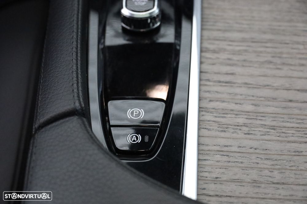 Volvo V90 Cross Country 2.0 B4 AWD - 23