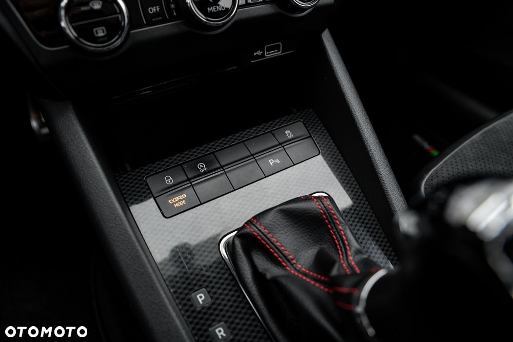 Skoda Octavia 2.0 TDI RS DSG - 30