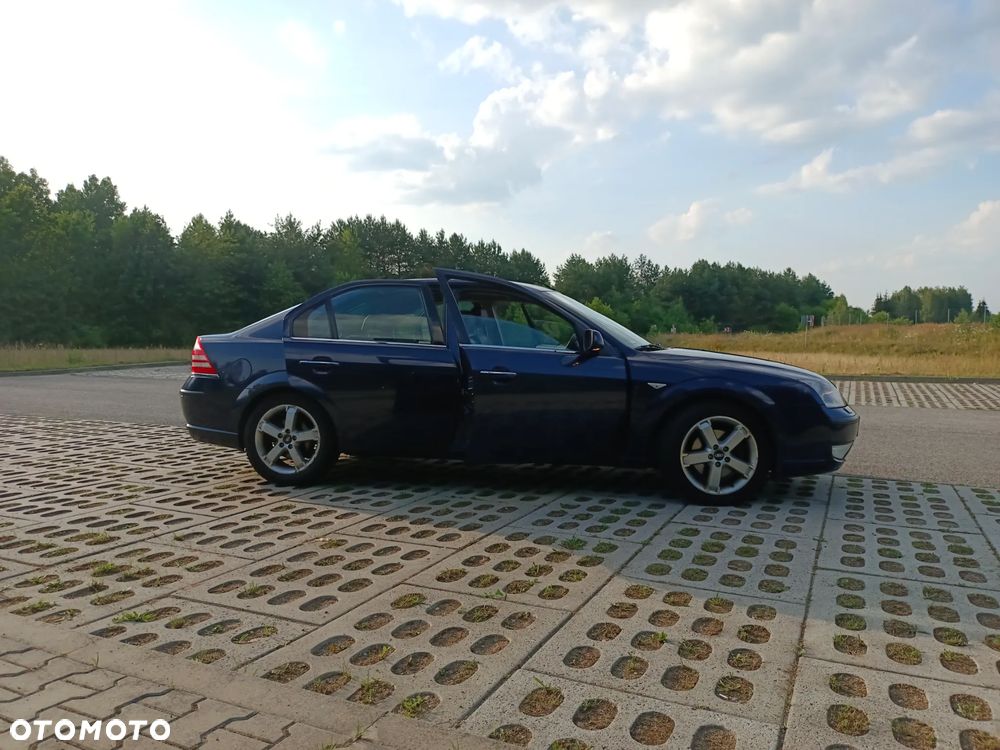 Ford Mondeo - 12