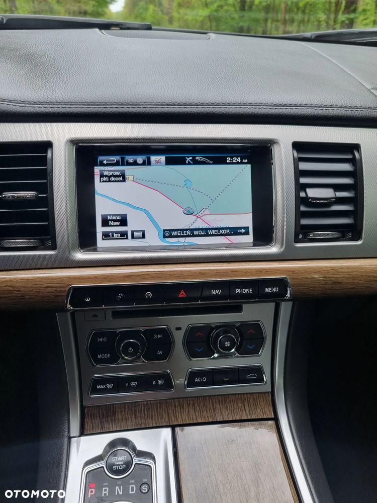 Jaguar XF 3.0 V6 D Premium Luxury - 19