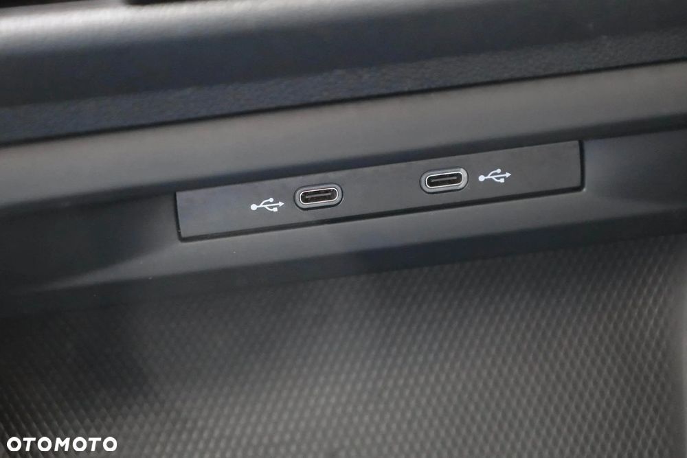 Volkswagen Golf VIII 1.5 TSI EVO Life - 23