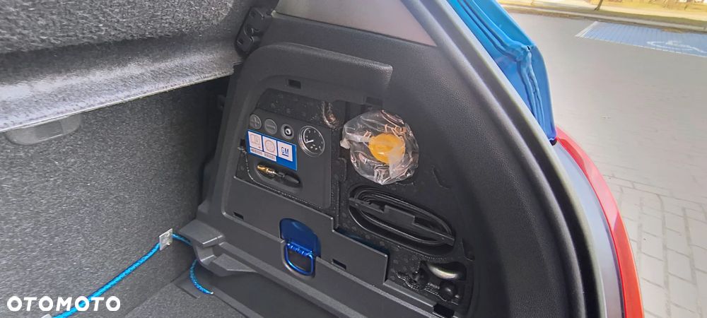 Opel Corsa 1.6 Turbo OPC - 8