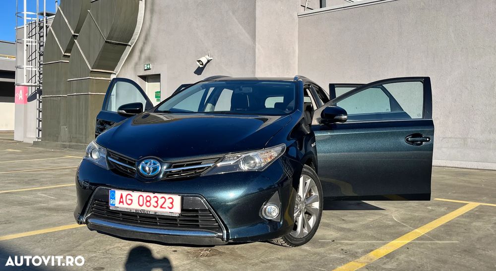 Toyota Auris 1.8 L VVT-i Sol+ - 1