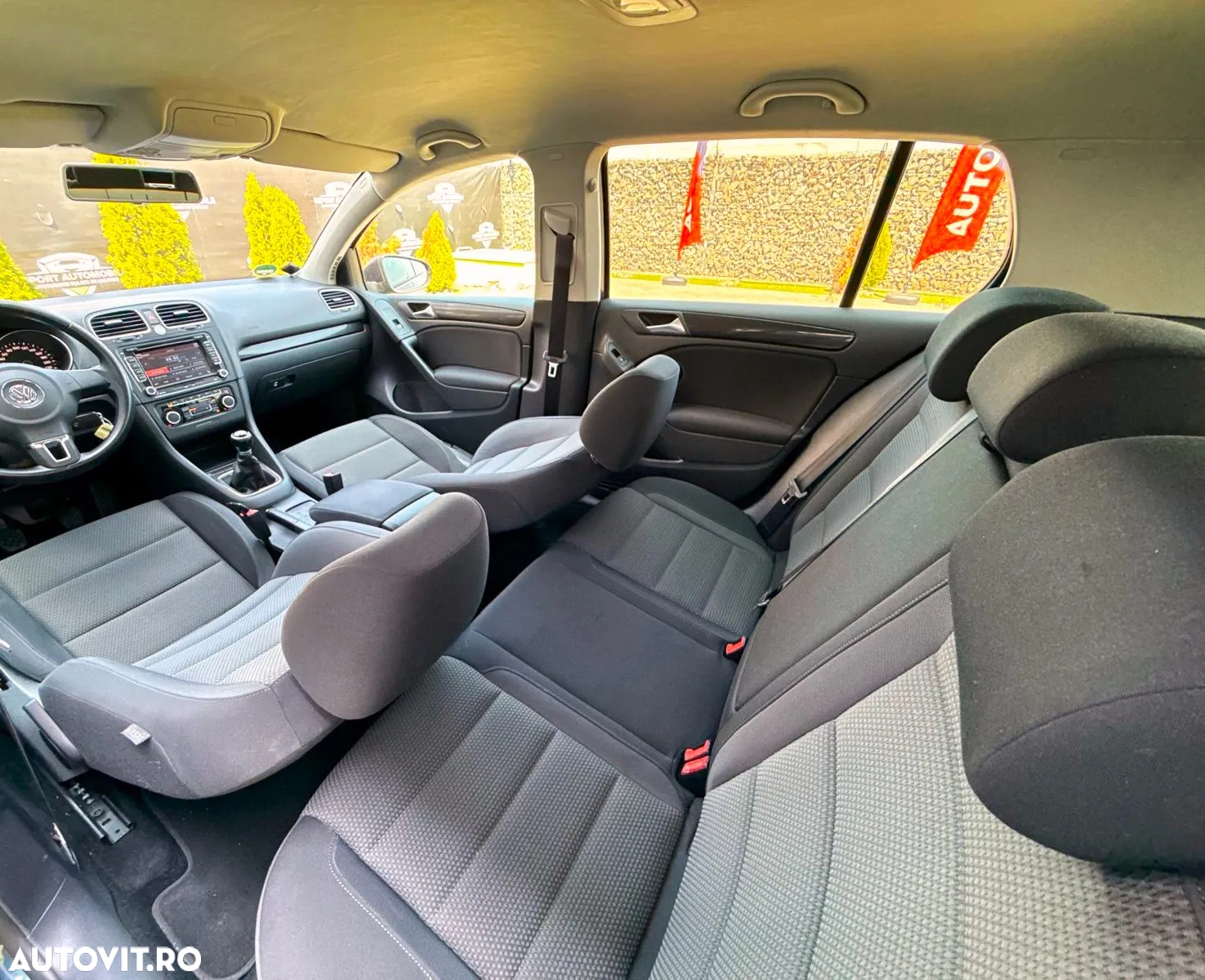 Volkswagen Golf - 22