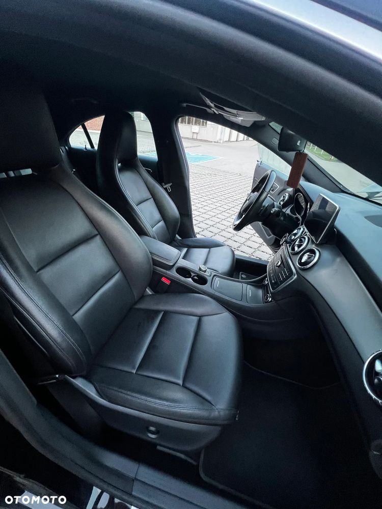 Mercedes-Benz CLA - 12