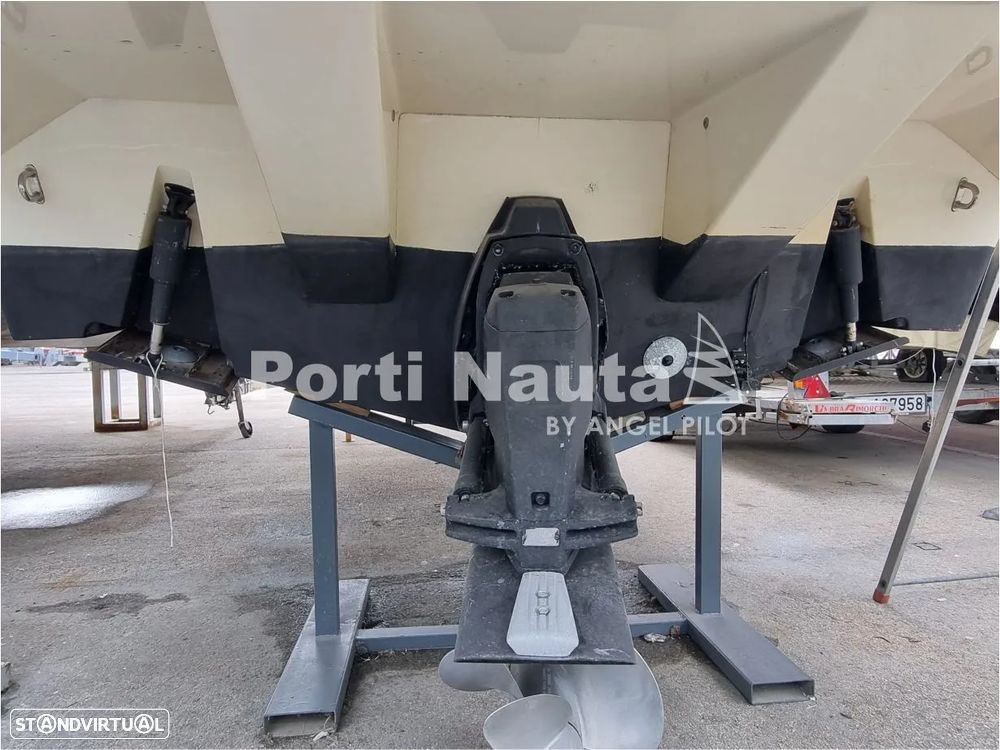 Invictus Yachts 280 SX - 17