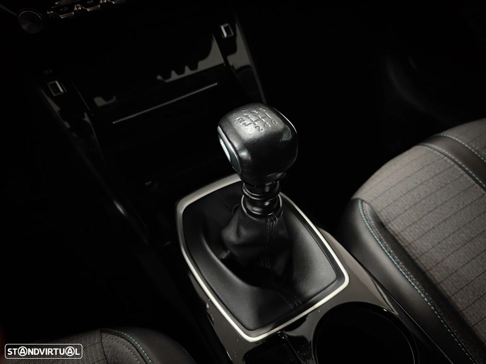 Peugeot 208 1.2 PureTech Allure Pack - 42