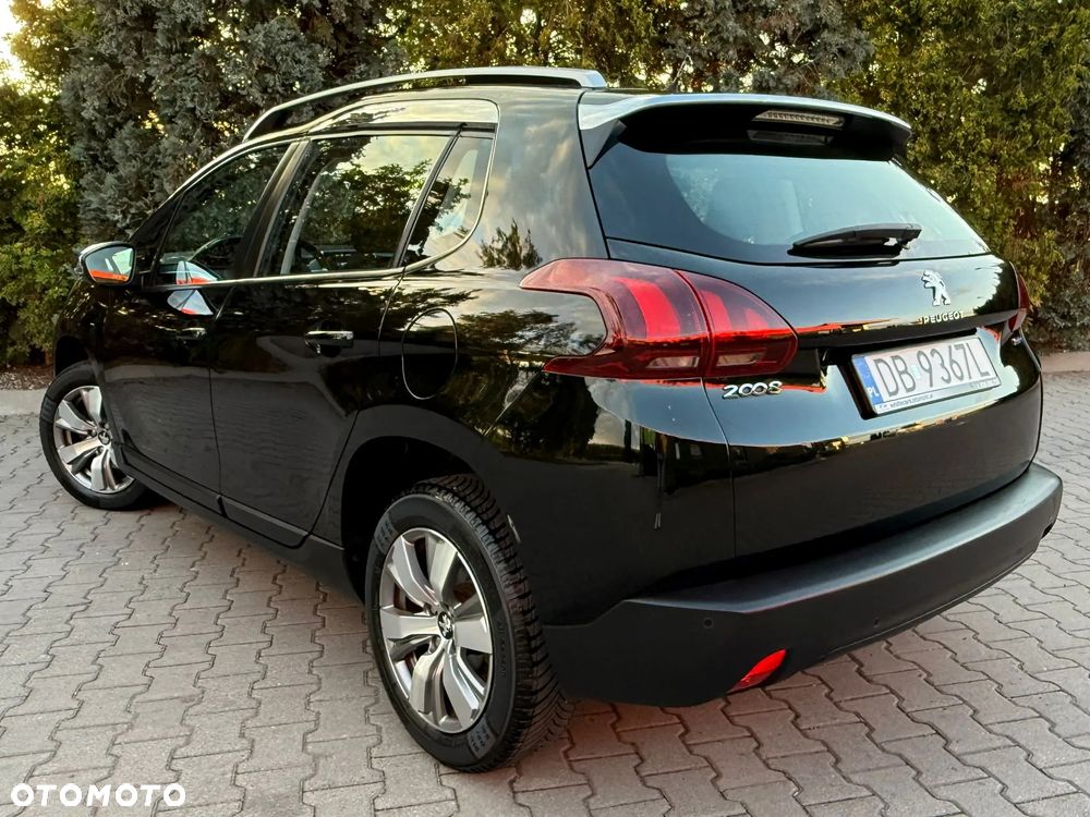 Peugeot 2008 1.2 Pure Tech Allure S&S - 19