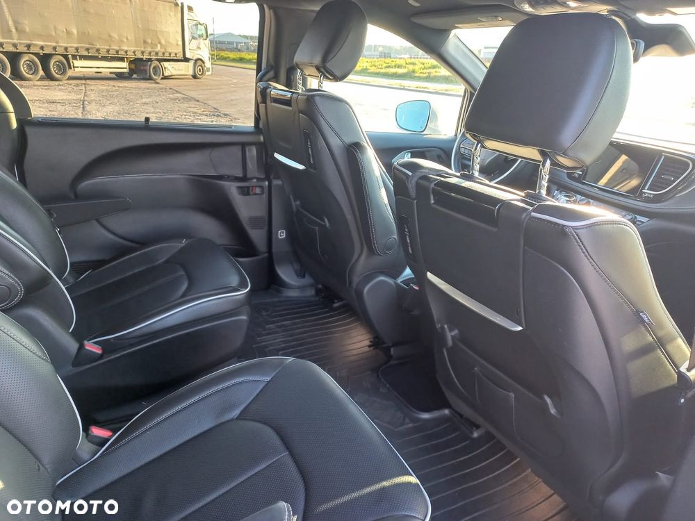 Chrysler Pacifica - 14