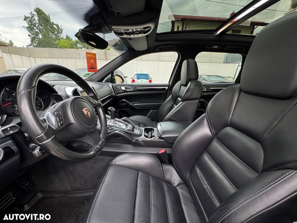 Porsche Cayenne - 12