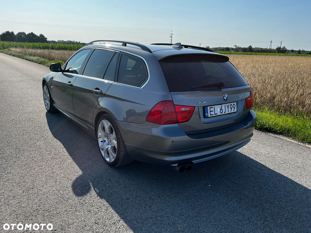BMW Seria 3 325i xDrive - 4