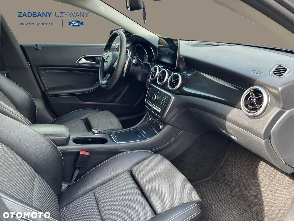Mercedes-Benz CLA 180 7G-DCT UrbanStyle Edition - 14