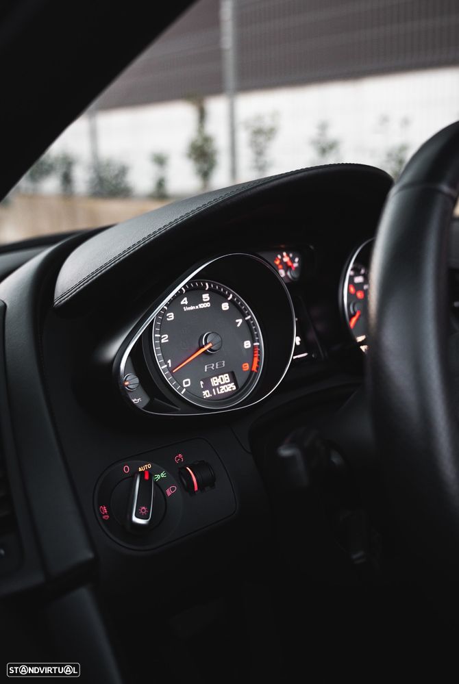 Audi R8 Spyder 4.2 FSI quattro R tronic - 12