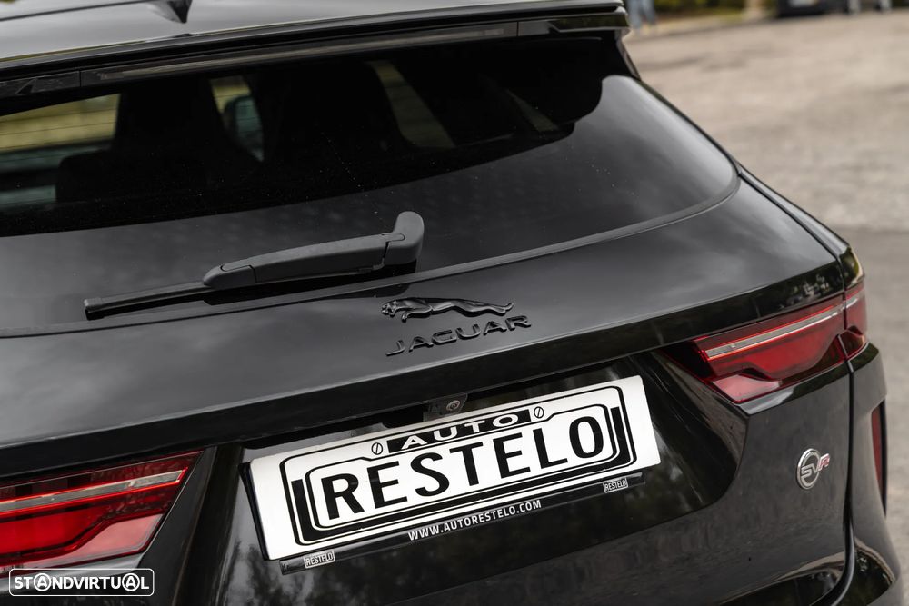 Jaguar F-Pace 5.0 V8 AWD SVR - 11