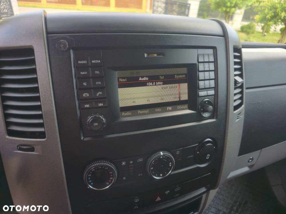 Mercedes-Benz Sprinter - 22