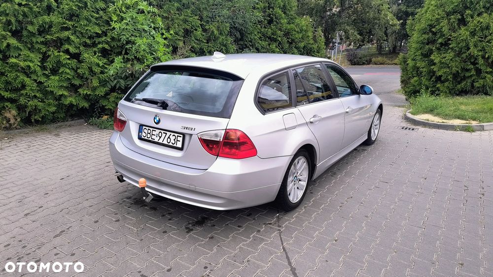 BMW Seria 3 318i - 3