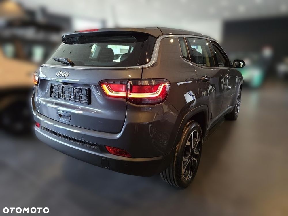 Jeep Compass - 4
