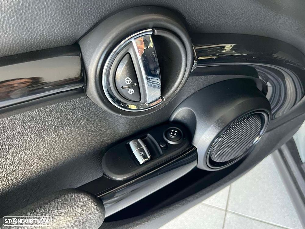MINI 3 Portas Cooper SE Classic - 18