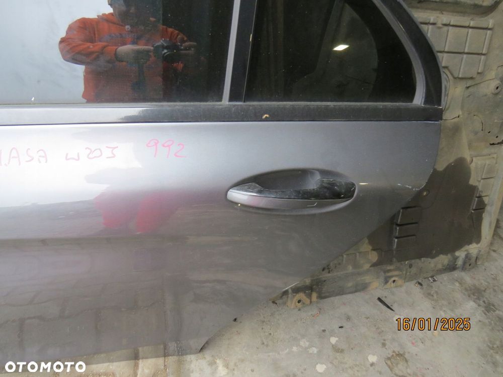 Mercedes W205 C Klasa Drzwi TYŁ LEWE DRZWI 992 - 3