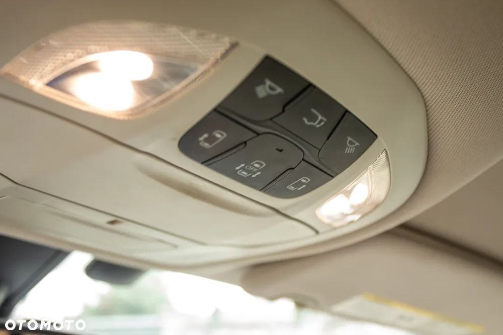 Chrysler Pacifica - 35