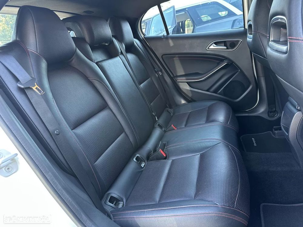 Mercedes-Benz GLA 220 d 4Matic 7G-DCT AMG Line - 47