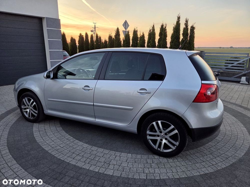Volkswagen Golf - 10