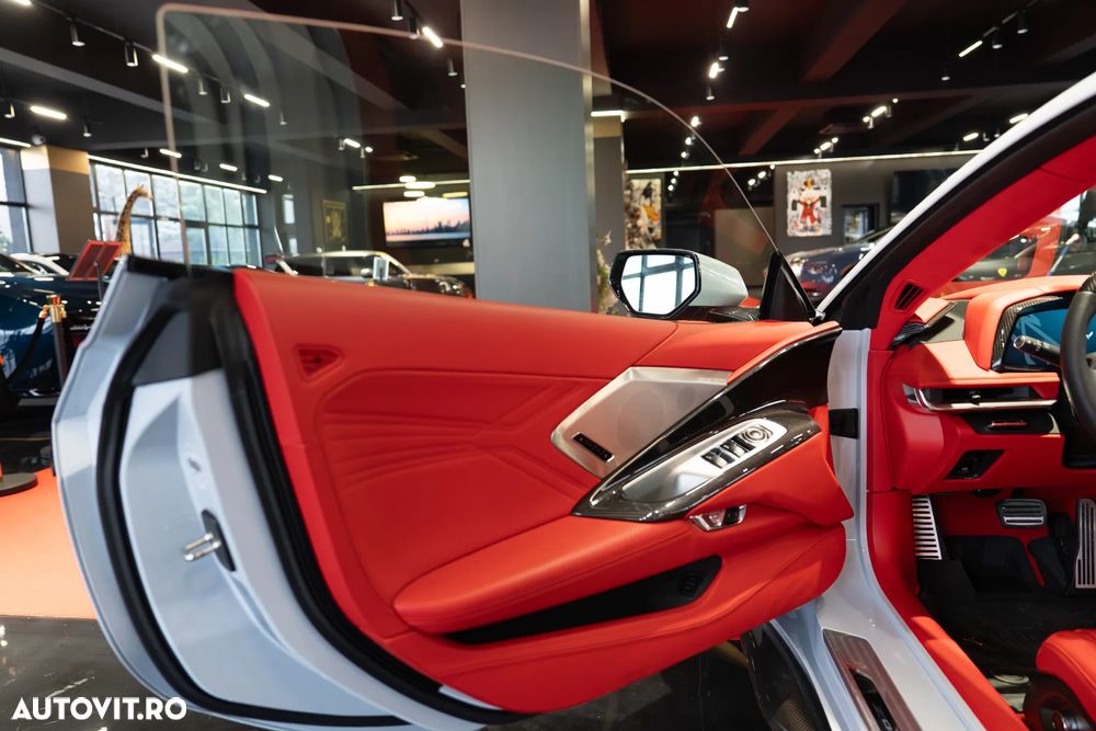 Chevrolet Corvette - 12