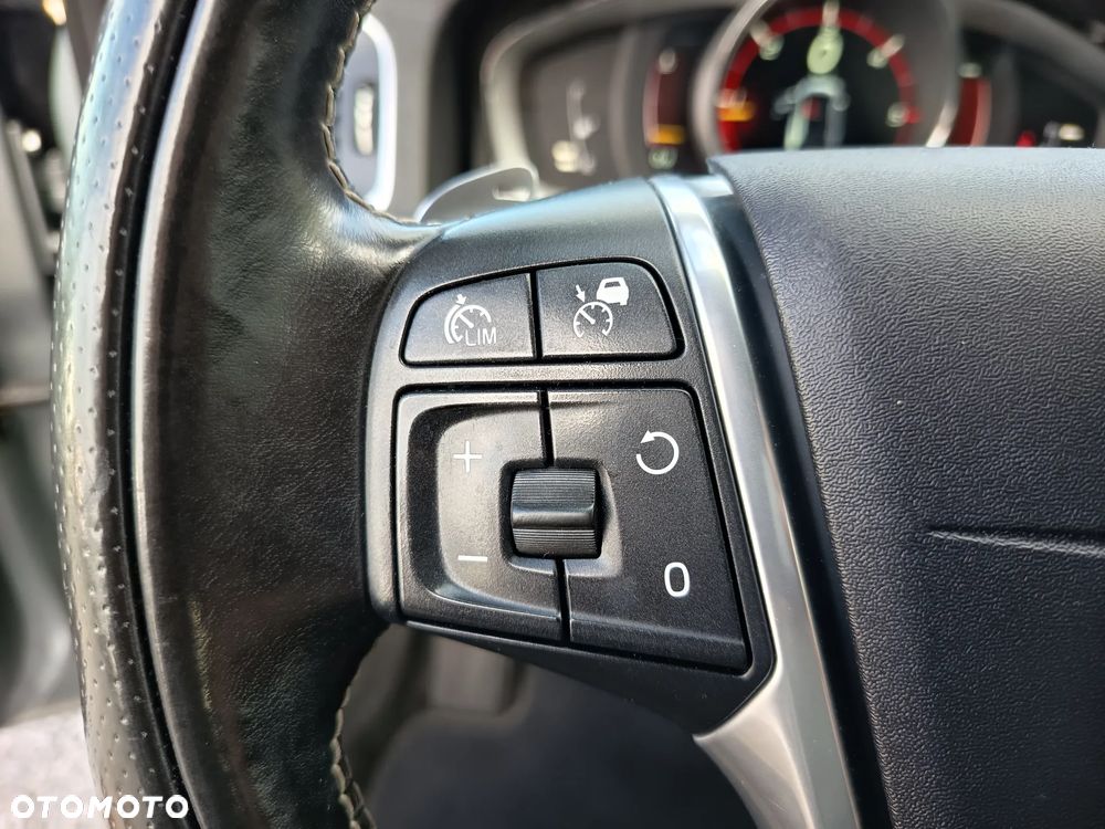 Volvo V60 D4 Geartronic RDesign - 22