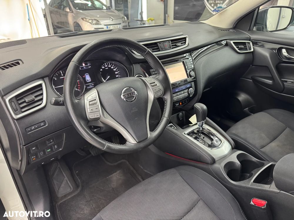 Nissan Qashqai 1.6 DCI Xtronic N-Connecta - 23