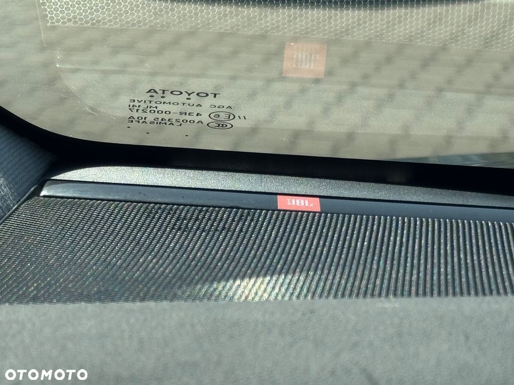 Toyota Prius Hybrid - 16