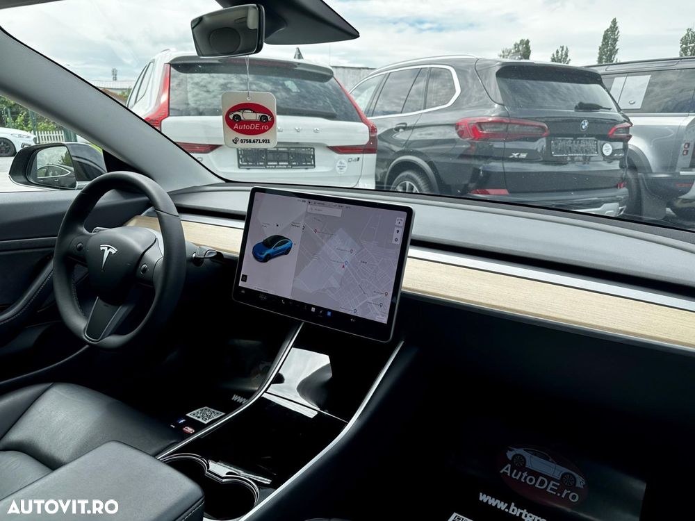 Tesla Model 3 - 6