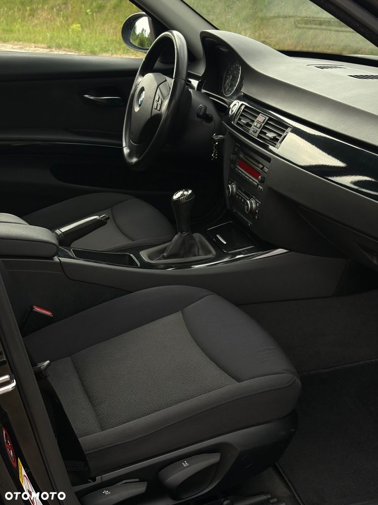 BMW Seria 3 320i - 10