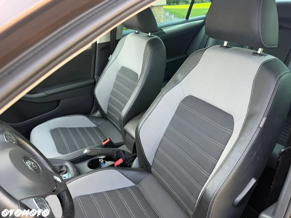 Volkswagen Jetta - 12
