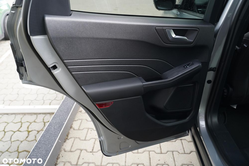 Ford Kuga 2.5 FHEV FWD Titanium - 8
