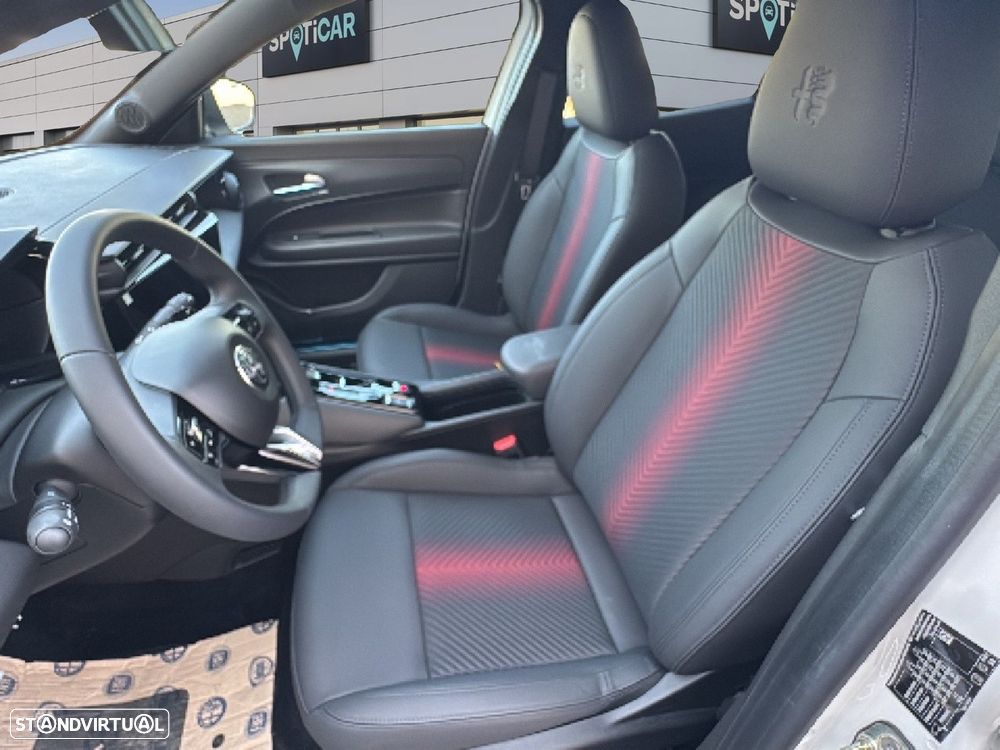 Alfa Romeo Junior 1.2 Speciale eDCT6 - 9