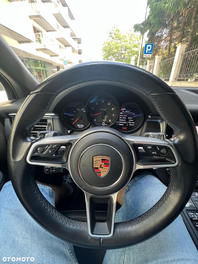 Porsche Macan - 13