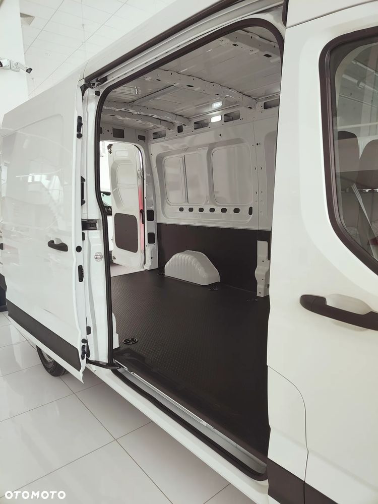 Maxus deliver 9 - 7