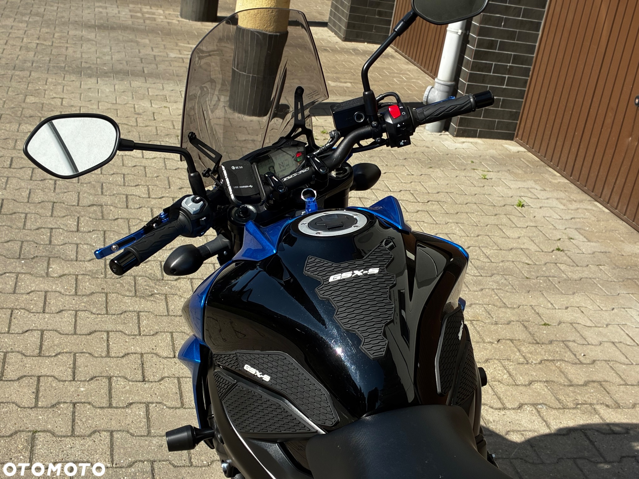 Suzuki GSX - 2