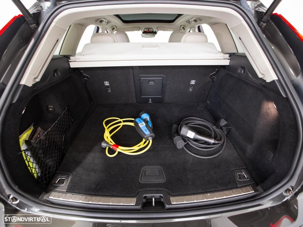 Volvo XC 60 2.0 T8 PHEV Momentum Plus AWD - 13