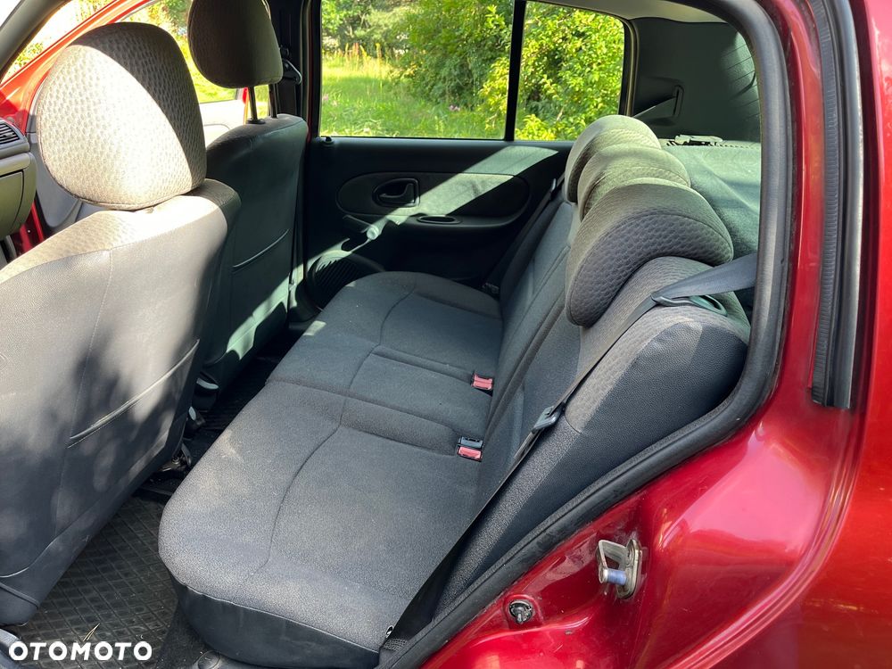 Renault Clio 1.5 dCi Emotion - 8