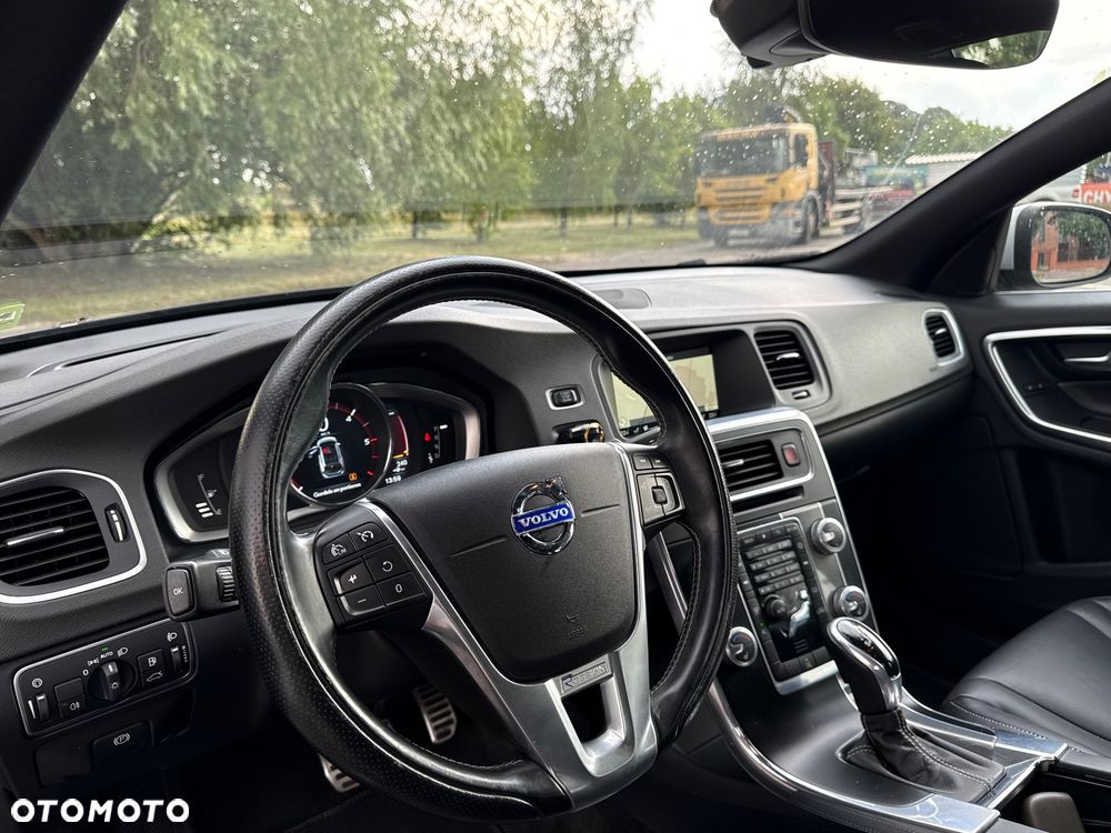 Volvo V60 D4 Geartronic RDesign - 19