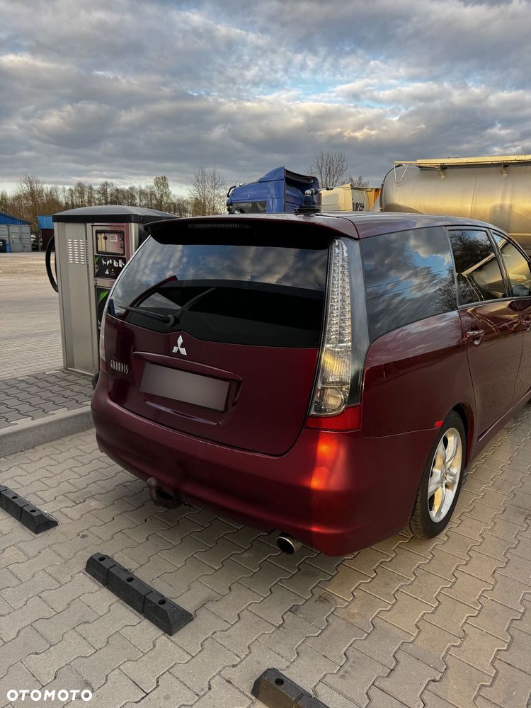 Mitsubishi Grandis 2.4 Intense - 30