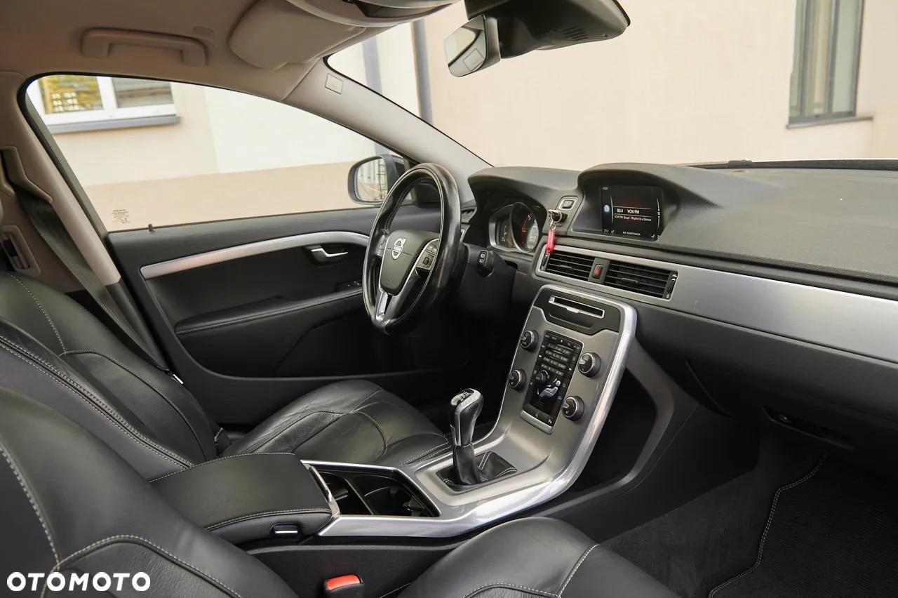 Volvo V70 D4 Black Edition - 22