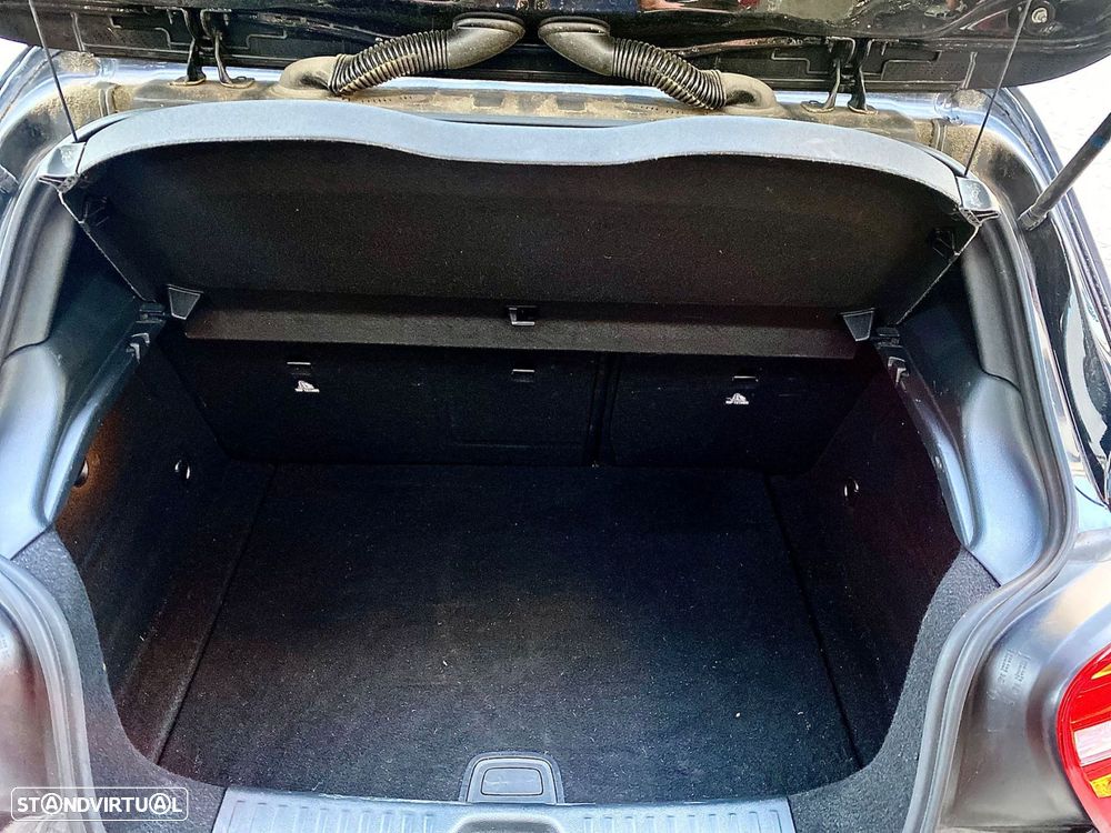 Mercedes-Benz A 180 CDi BE AMG Line - 33